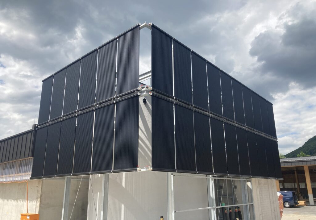 AluKol® Module als Sonderkonstruktion an einem Gewerbegebäude.
